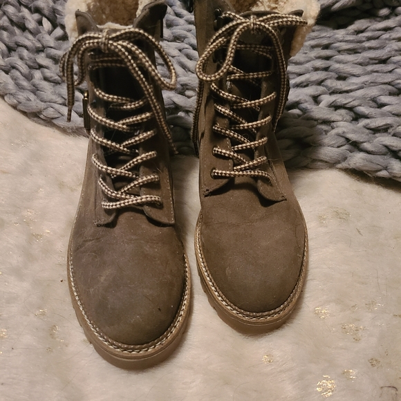 Universal Thread boots - Picture 3 of 4